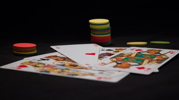 Game thủ tham gia chơi binh sẽ được chia 13 lá bài, cách chơi cũng rất đơn giản. Nhiệm vụ của các tay chơi chính là cố gắng thực hiện cách xếp bài Mậu binh thành 3 chi (chi đầu, chi giữa với 5 lá bài và chi cuối với 3 lá bài sao cho chi trước mạnh hơn các chi sau). Hãy đến FUN88 casino trực tuyến để biết thêm thông tin nhé .